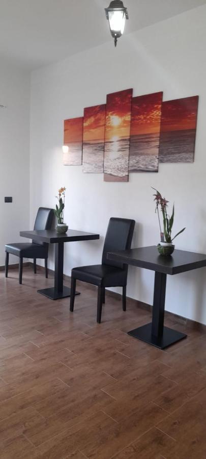 Casa Janas Affittacamere Bed & Breakfast พิสซินาส ภายนอก รูปภาพ